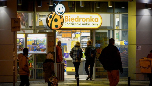 В Польше охранник магазина избил и оскорбил украинца