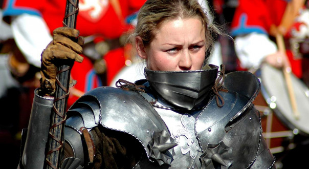 Женские доспехи: фэнтези и реальность вытачек для груди