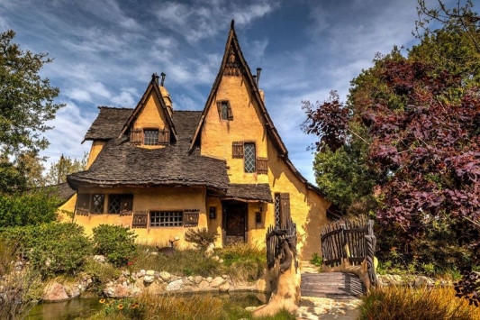 Загадочная избушка на Беверли-Хиллз