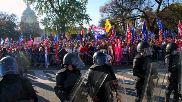 В США началась война штатов. Сергей Латышев