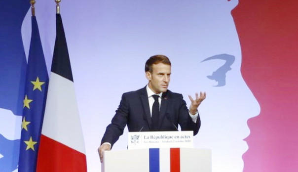 Макрон: нам нужен диалог с Россией