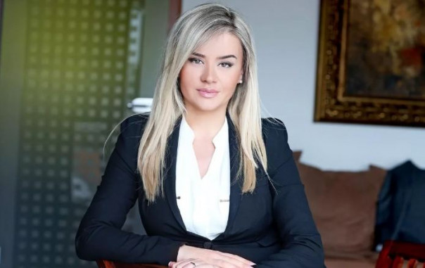 Заговор по-балкански: зачем эффектная топ-чиновница проводит очередную встречу с новым командующим КФОР?