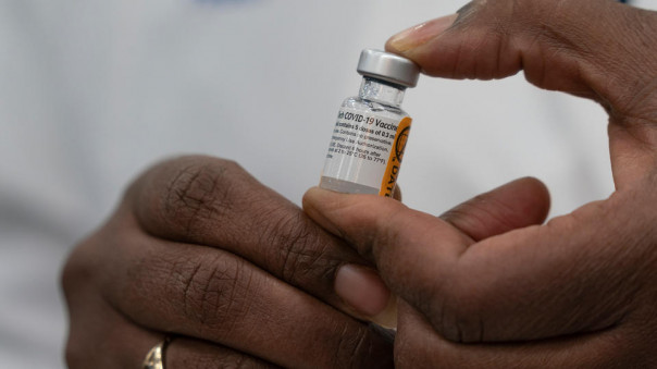 В США заявили о 5 случаях аллергии на вакцину Pfizer от коронавируса