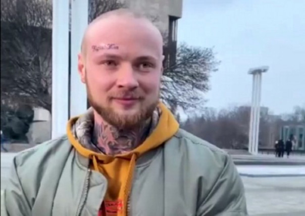 Популярность пришла откуда не ждали... «Кернес жив»: харьковский спортсмен набил татуровку на лице