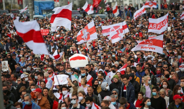 Почему Минск не реагирует на действия США?