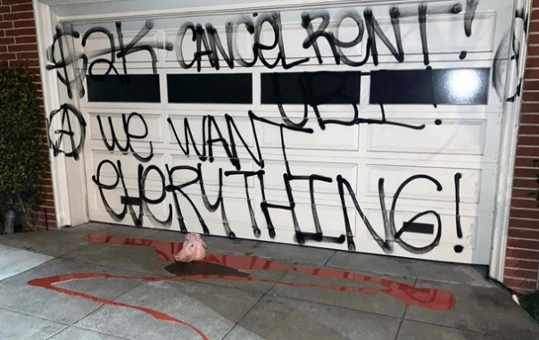 Вандалы разрисовали дом спикера Конгресса США