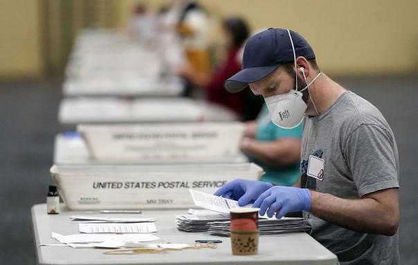 Сенаторы-республиканцы выступили за созыв комиссии по оспариванию итогов выборов в США