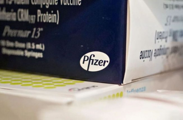 Греческий медик отправился в реанимацию сразу после укола американской вакцины