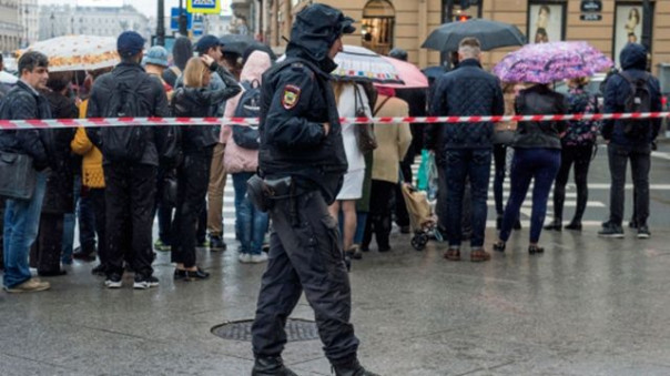 Дерзкое ограбление банка в Санкт-Петербурге попало на видео