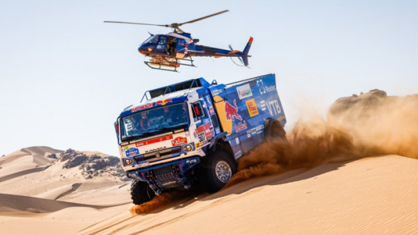 Экипажи "КАМАЗ-мастер" заняли весь пьедестал на шестом этапе "Дакара"