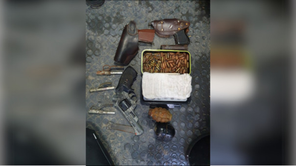 В Приморье нашли склад оружия и мужчину, 11 лет находящегося в розыске