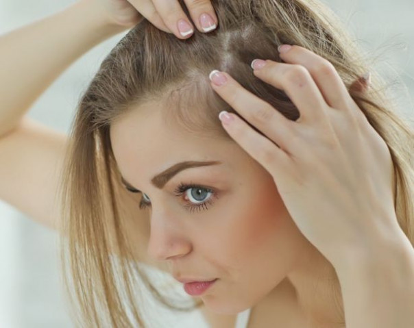 Как бороться с выпадением волос у женщин
