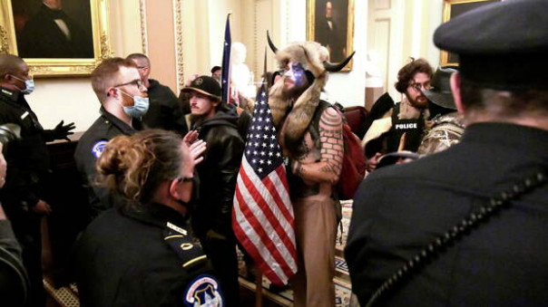 В США заявили о планах штурмовавших Капитолий убить должностных лиц