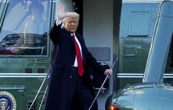 Резолюцию об импичменте Трампа передали в Сенат