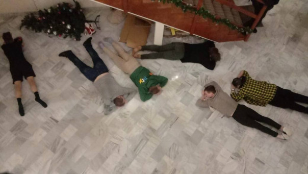 Полиция Москвы задержала первого прыгавшего на машине с номерами серии АМР и подозреваемого в нападении на полицейского на несогласованной акции