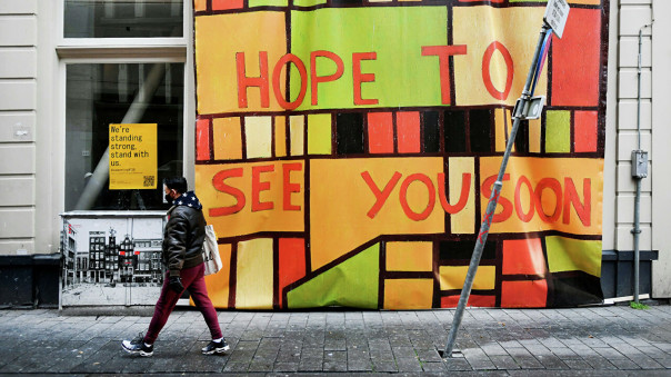 Захарова оценила отсутствие реакции ЕС на беспорядки в Нидерландах