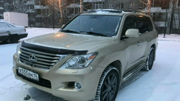 Скандал со следователем на золотом "Лексусе"