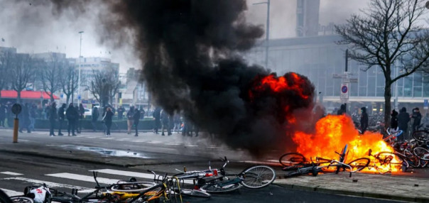 Европу трясёт: народные бунты повергают ЕС в хаос
