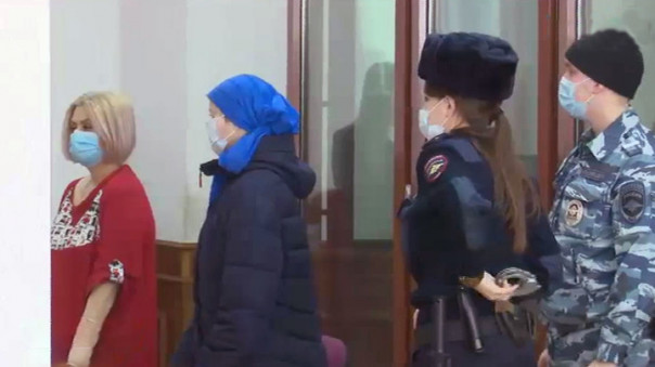 Суд отправил на принудительное лечение главу религиозной секты в Екатеринбурге | В Москве задержаны члены организации "Свидетели Иеговы"