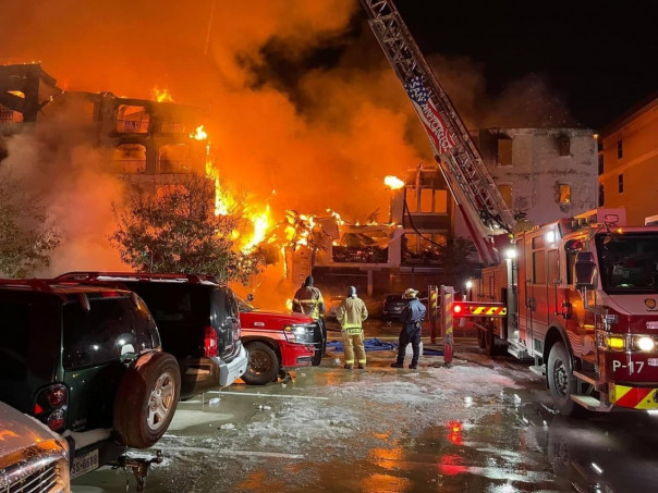 Снова Техас, Сан-Антонио. На этот раз из-за морозов сгорел жилой комплекс