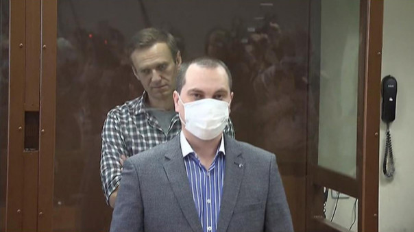 Замена Навальному условного срока на реальный признана законной