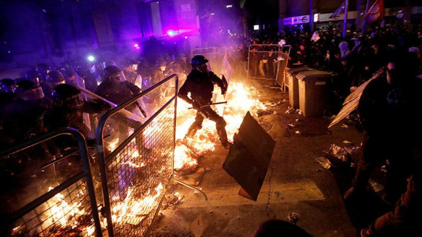 Испанию охватили огонь и ярость