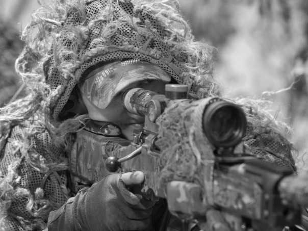 Снайперским огнем ВСУ тяжело ранен военнослужащий НМ ЛНР.