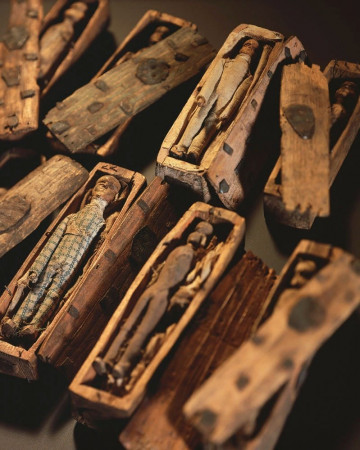 Неизвестное происхождение 17 миниатюрных гробов в Шотландии