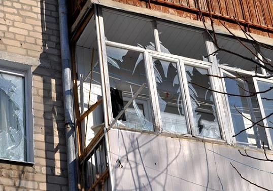 Огнем ВФУ поврежден многоквартирный жилой дом в северном пригороде Донецка | ЛНР обвинила Киев в усилении военной агрессии