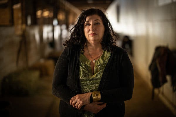 Знаете, льву необязательно говорить, что он лев, это и так очевидно