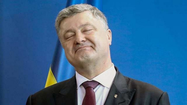 Порошенко в Раде назвал «говном» индийскую вакцину, которой прививают украинцев
