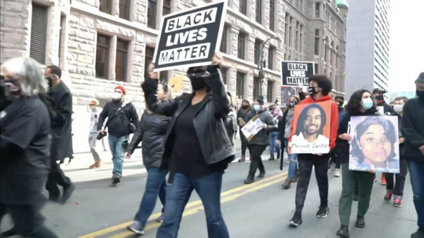 BLM у суда: после лозунгов зазвучали выстрелы