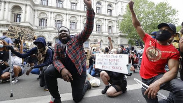 Make America great again – уже сложно: американское общество разваливается на куски