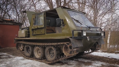 Из 12 машин. В Курской области собрали чудо-вездеход