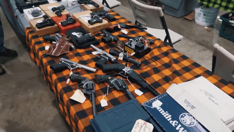 Республиканцы против: Джо Байден пообещал разоружить американцев