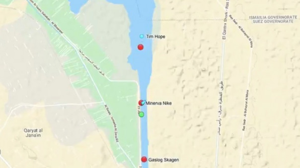 Еще одно судно село на мель в Суэцком канале