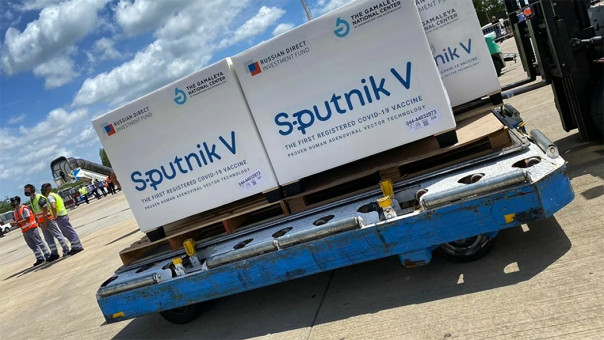 Премьер Баварии сообщил о подписании договора на поставку 2,5 млн доз "Спутника V"