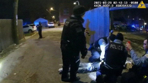 В США полицейский застрелил 13-летнего подростка | В Техасе ликвидировали мужчину, устроившего стрельбу у аэропорта