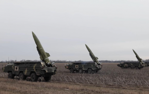 ВФУ бряцают "Точками-У" на границе с Крымом.