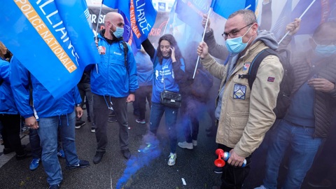 В Париже состоялась массовая акция полицейских