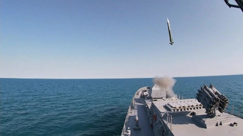 В акватории Черного моря провел учения фрегат "Адмирал Григорович"