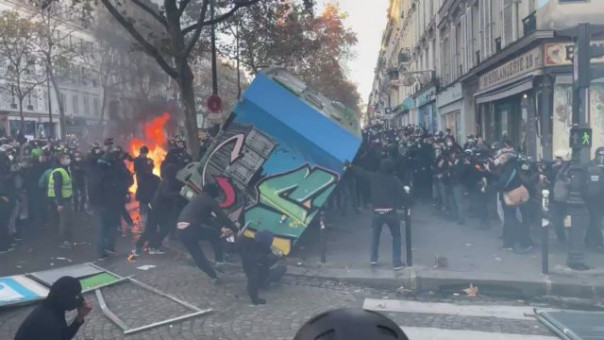 Во Франции проходят антиправительственные протесты