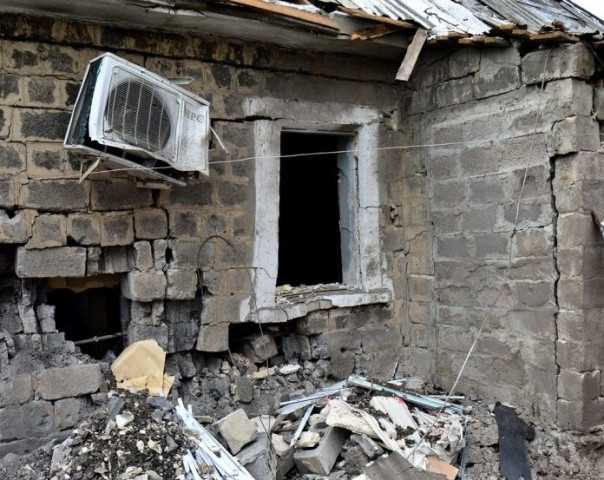 Украина не прекращает обстрелы мирного Донбасса