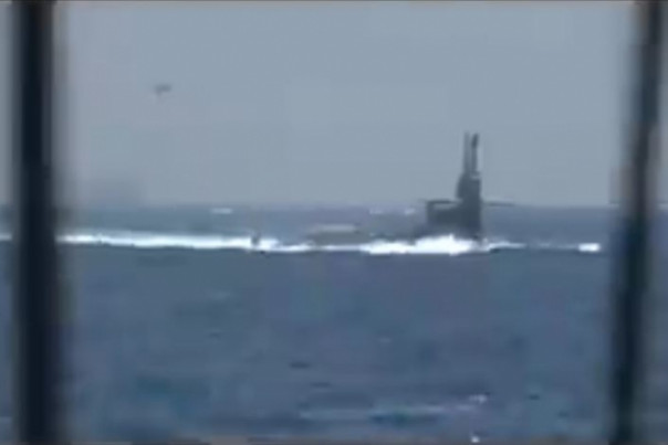 Иран попытался атаковать атомную подводную лодку США своим москитным флотом