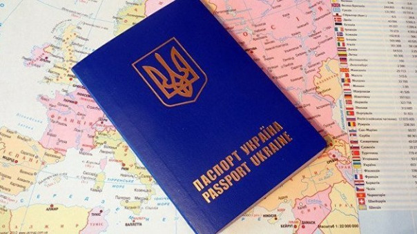 Харьковчанка с детьми послали Украину в #опу и выбросили паспорта