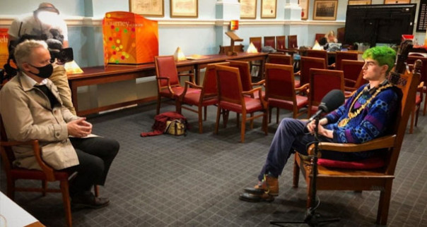 Не вписался в Рыночек? Переквалифицируйся в небинарные мэры