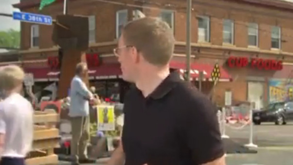 Стрельба в день годовщины смерти Джорджа Флойда: Журналисты одного из американских каналов оказались в эпицентре события