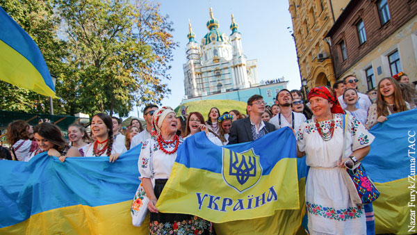 Киев надеется спровоцировать кризис в Крыму новым нацистским законом