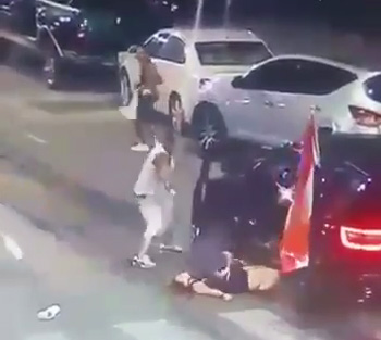 Праздничные мероприятия сторонников BLM в Чикаго закончились ранениями для 20 человек, трое из которых скончались (Видео)