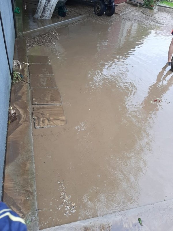 Ливень на Буковине: реки на улицах, подтоплены десятки жилых домов и дворов, на дорогах сорван асфальт